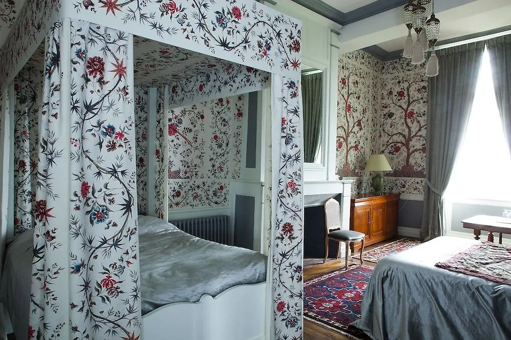 ***** Couette-café Chateau De La Balluere Pirmil France